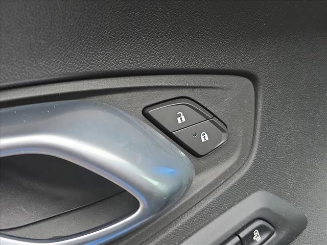 Used 2022 Chevrolet Camaro ZL1 RWD image 9
