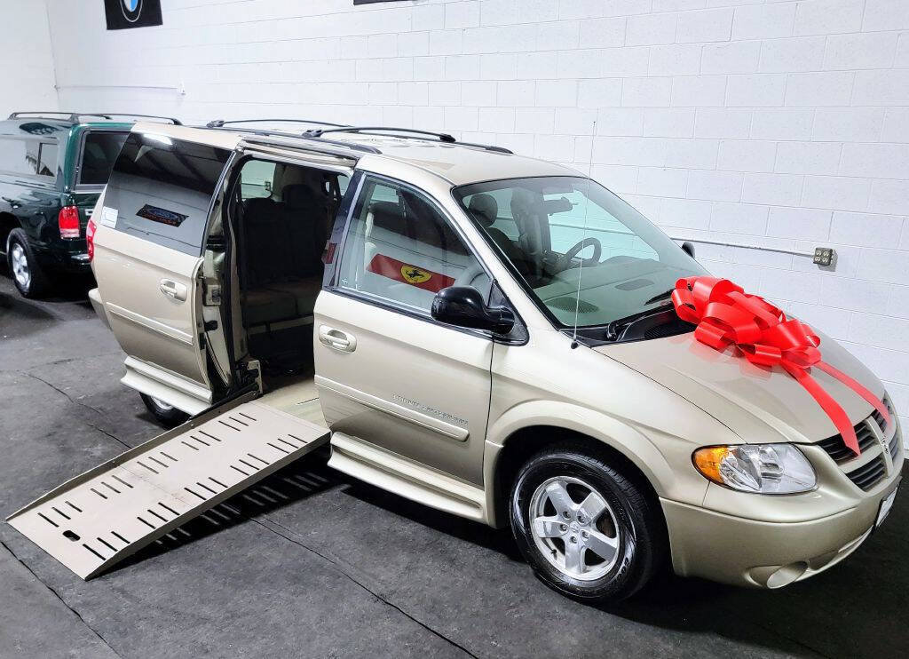 Used 2007 Dodge Grand Caravan SXT w/ Trailer Tow Prep Group FWD image 4