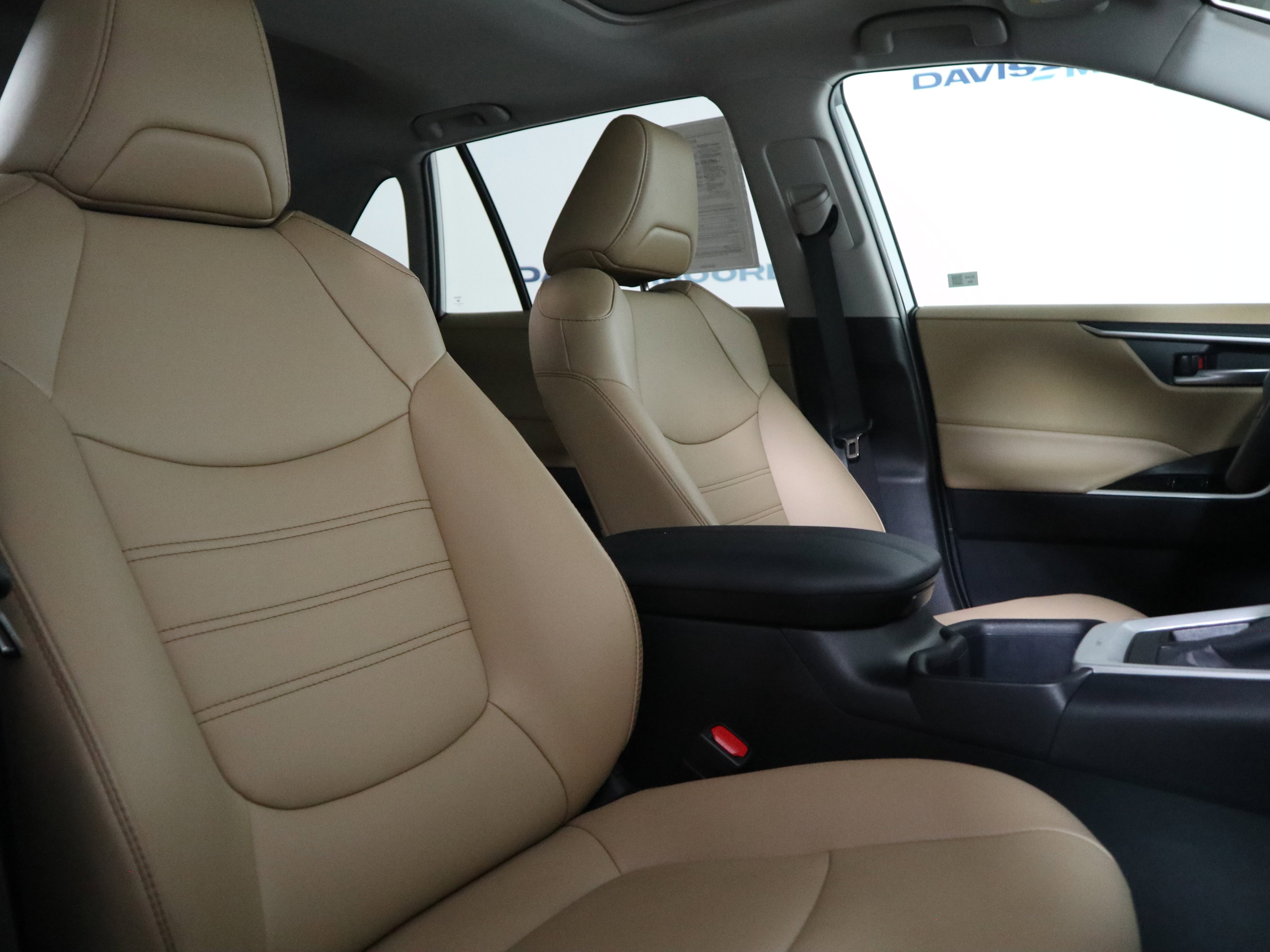 Used 2025 Toyota RAV4 XLE Premium image 21