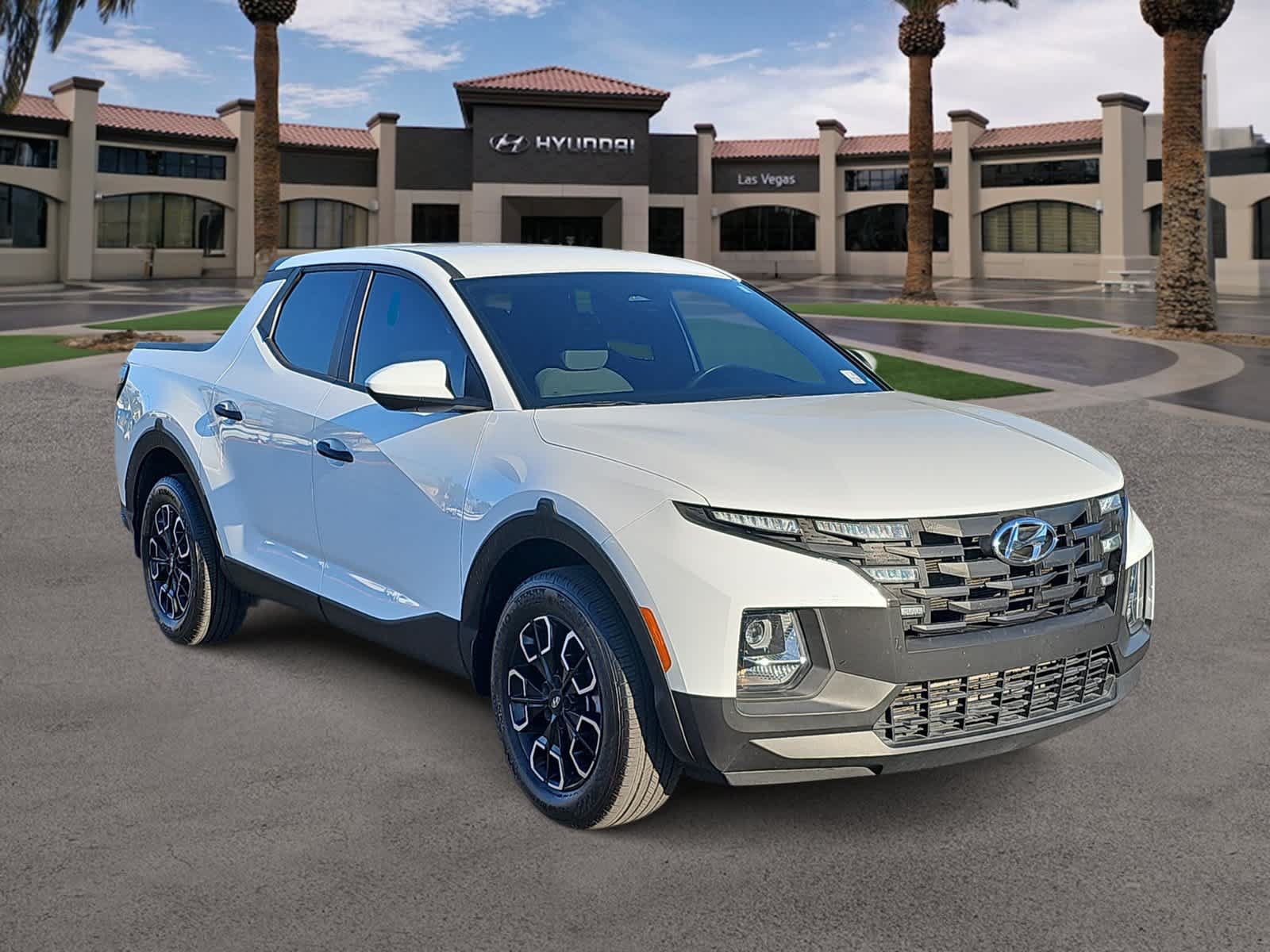 Used 2022 Hyundai Santa Cruz SE FWD image 2