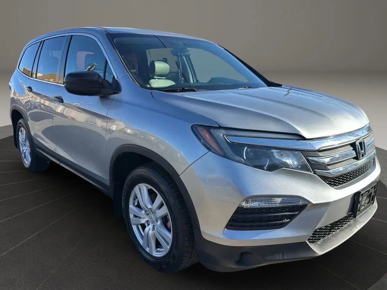 Used 2018 Honda Pilot LX image 3