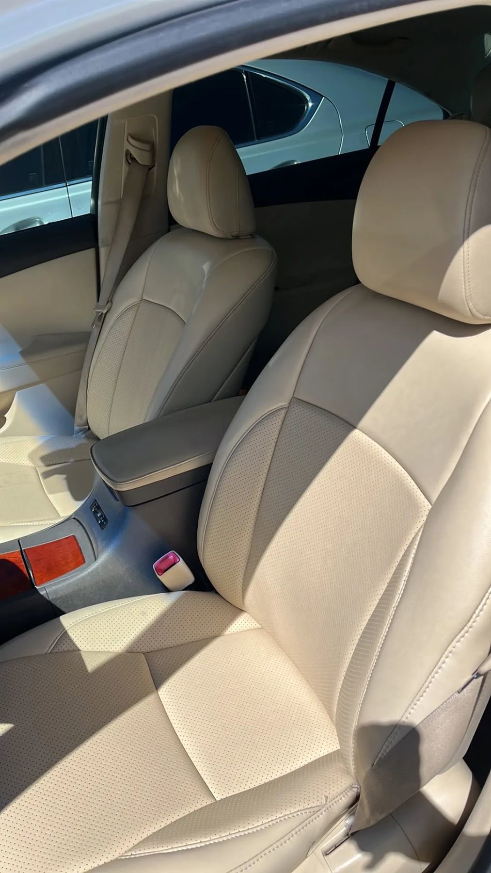 Used 2010 Lexus ES 350 image 8