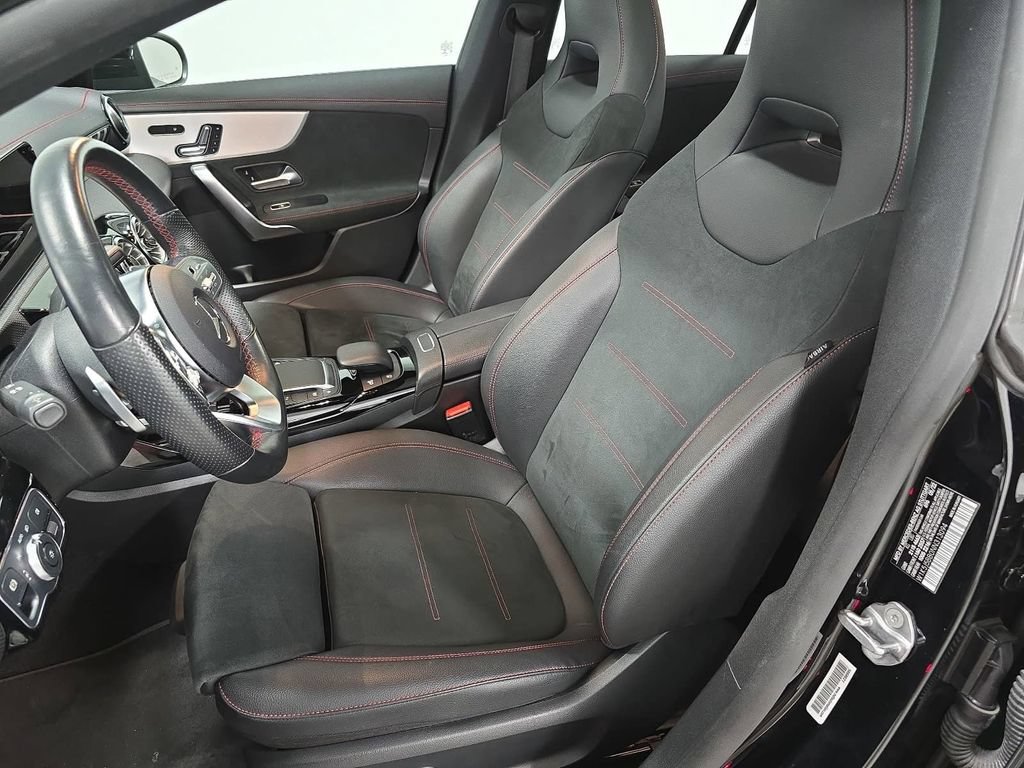 Used 2022 Mercedes-Benz CLA 35 AMG 4MATIC image 5