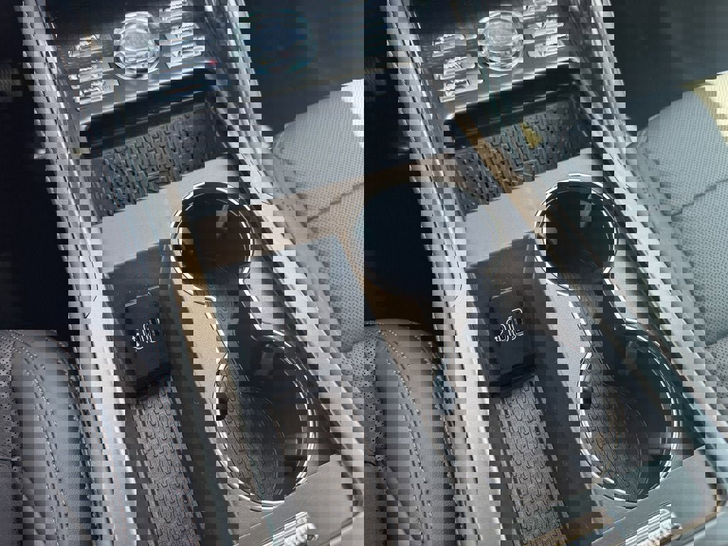 New 2025 Lincoln Nautilus Premier w/ Equipment Group 102A image 36