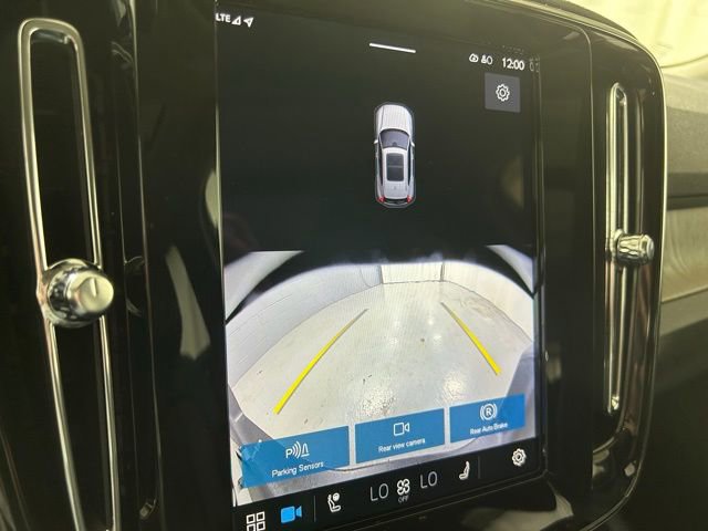 Used 2025 Volvo XC40 B5 Core AWD/4WD image 15