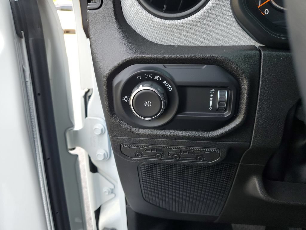 Used 2025 Jeep Wrangler Sport AWD/4WD image 14