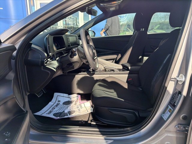 Certified 2025 Hyundai Elantra Sport image 11