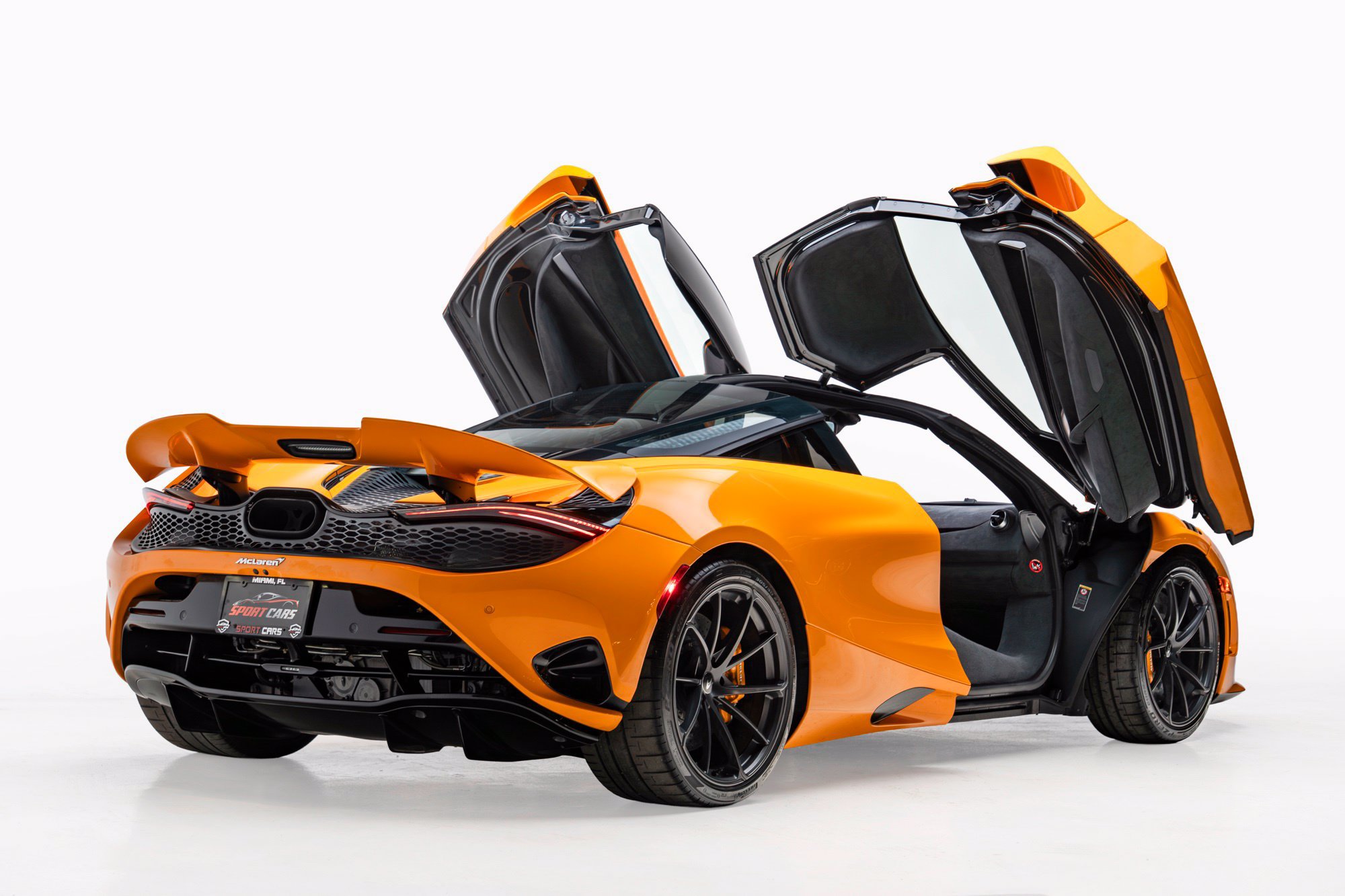 Used 2024 McLaren 750S RWD image 10