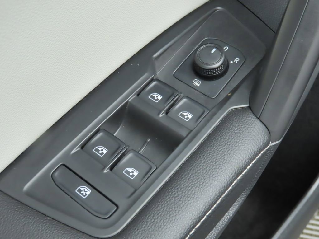 Certified 2022 Volkswagen Tiguan S image 23