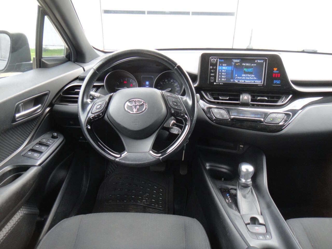 Used 2018 Toyota C-HR XLE image 11