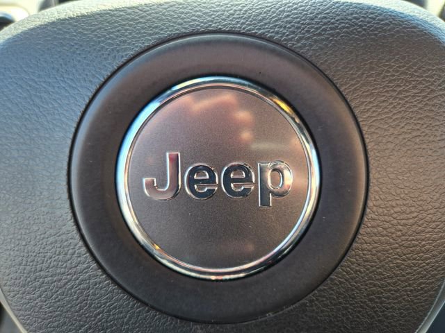 Used 2019 Jeep Grand Cherokee Altitude AWD/4WD image 29