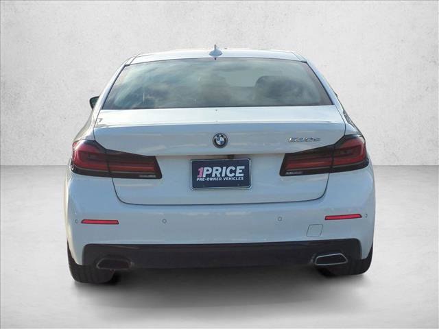 Used 2023 BMW 530e w/ Premium Package image 7