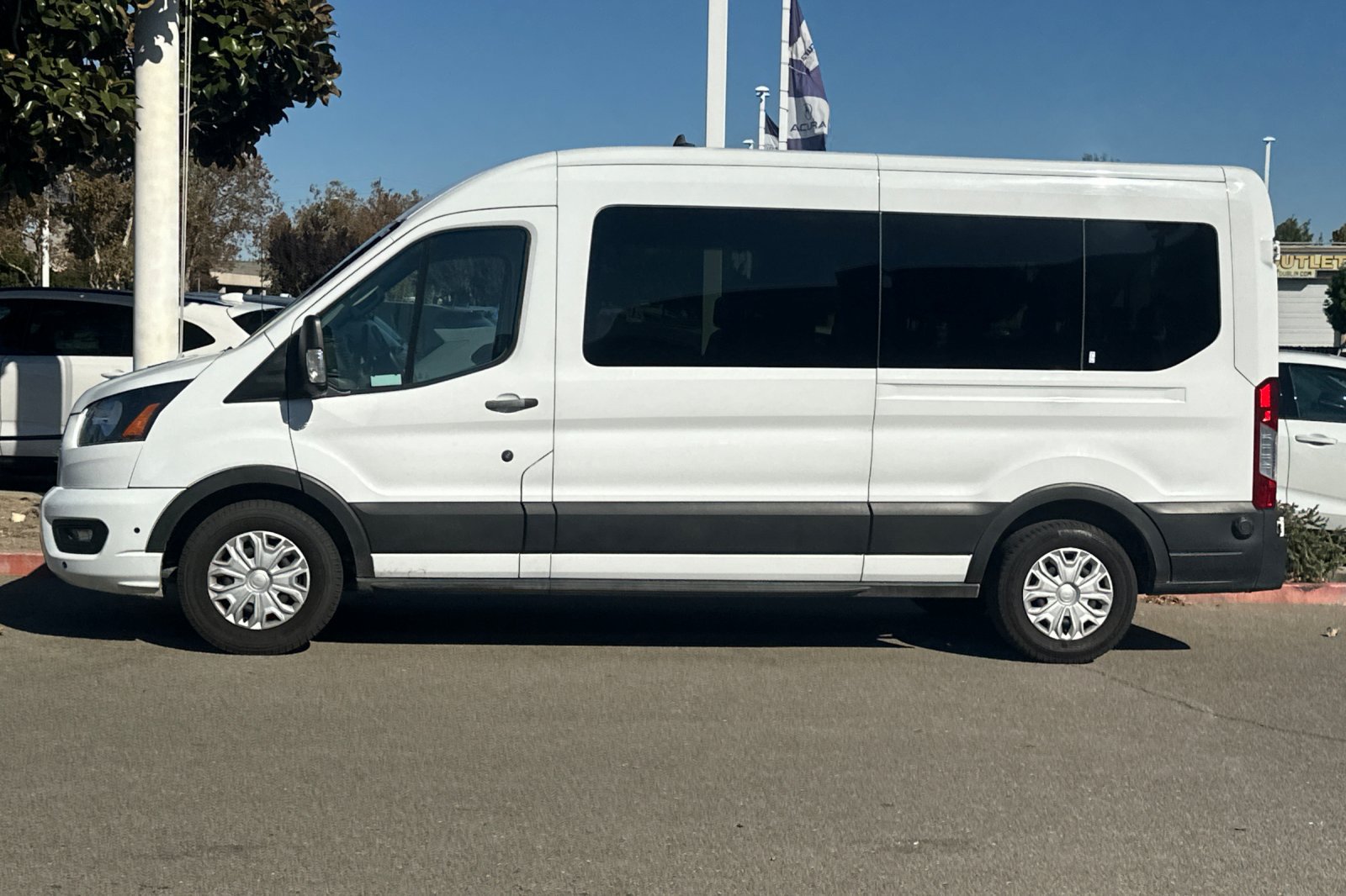 Used 2024 Ford Transit 350 XLT RWD image 7