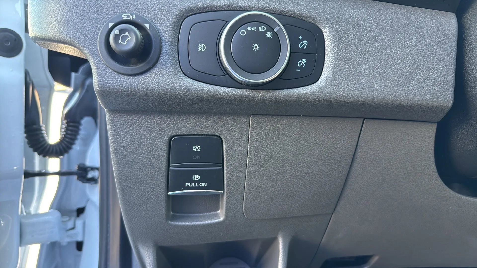 Used 2025 Ford Transit 350 XLT image 17