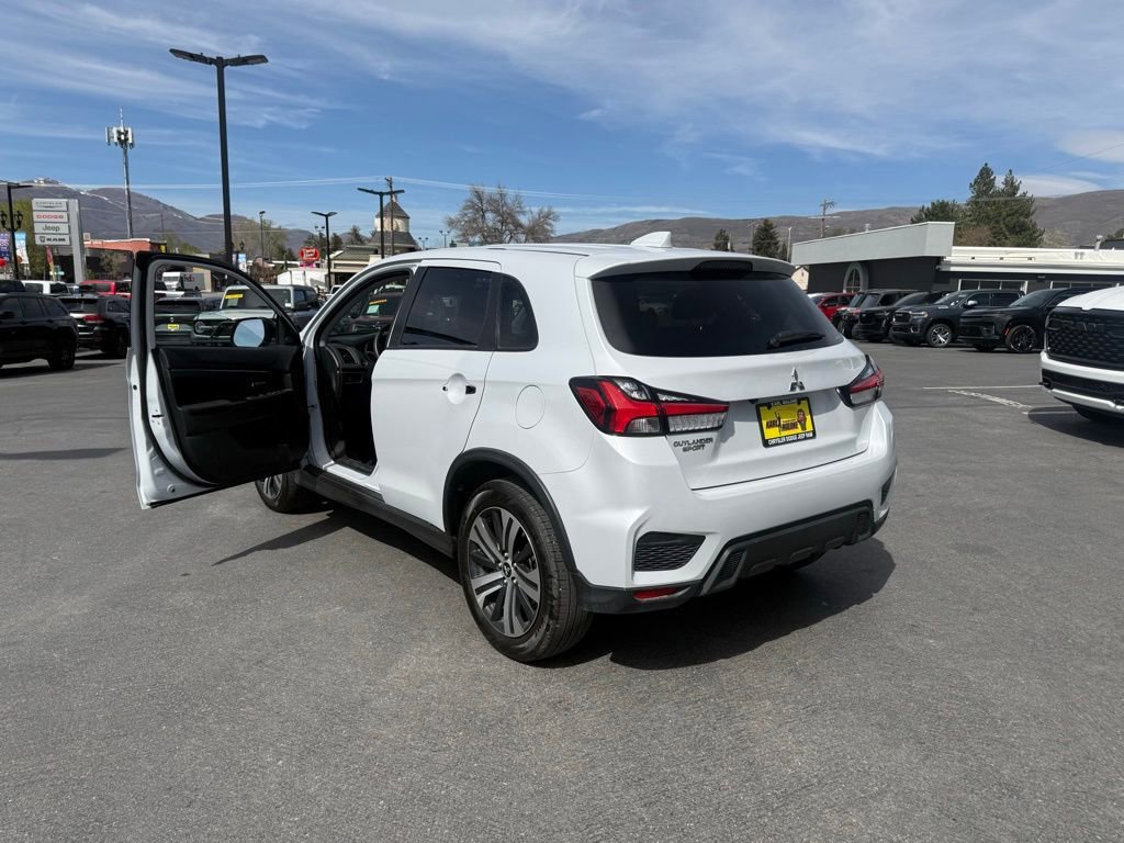 Used 2025 Mitsubishi Outlander Sport ES AWD/4WD image 3