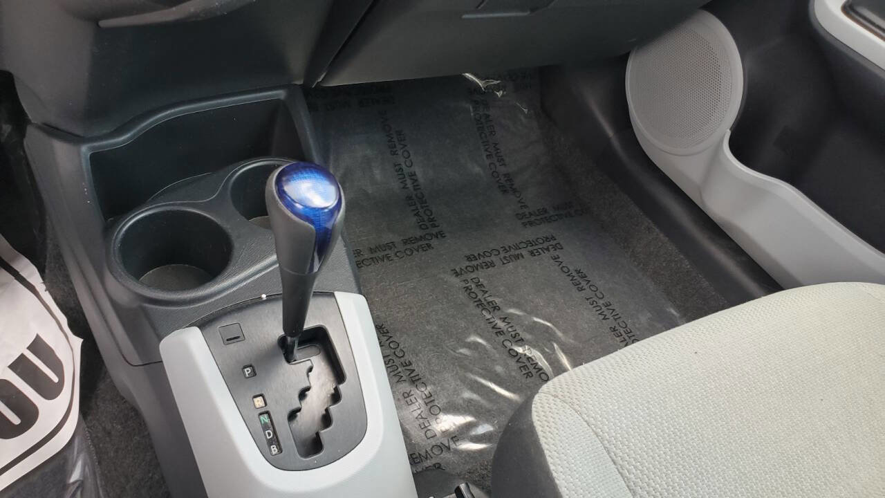 Used 2012 Toyota Prius C One image 32