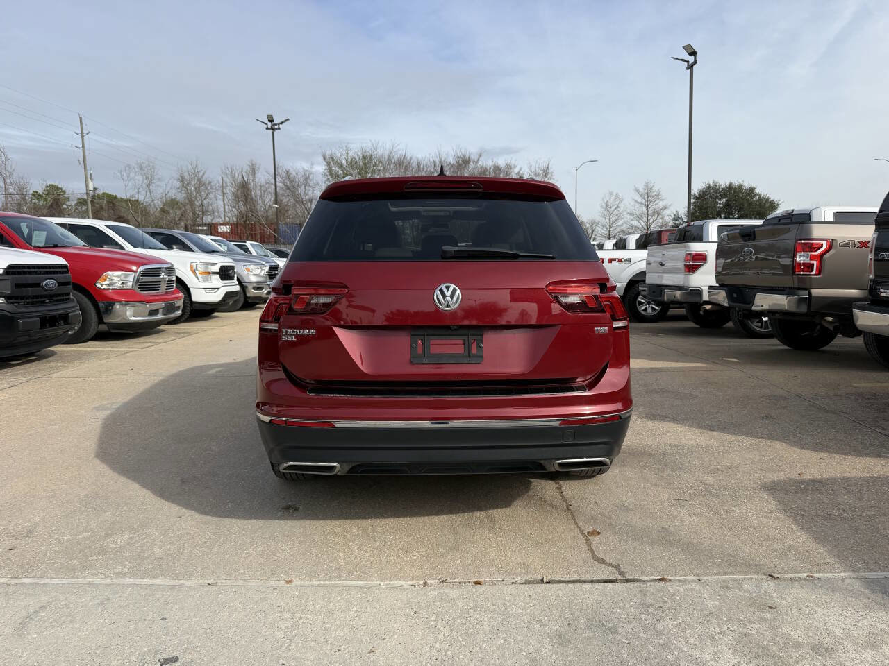 Used 2018 Volkswagen Tiguan SEL FWD image 41