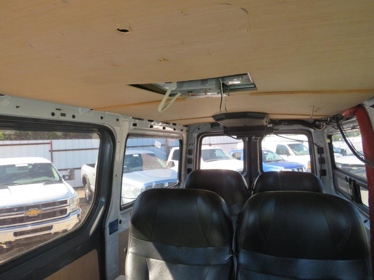Used 2010 Freightliner Sprinter 2500 RWD image 12