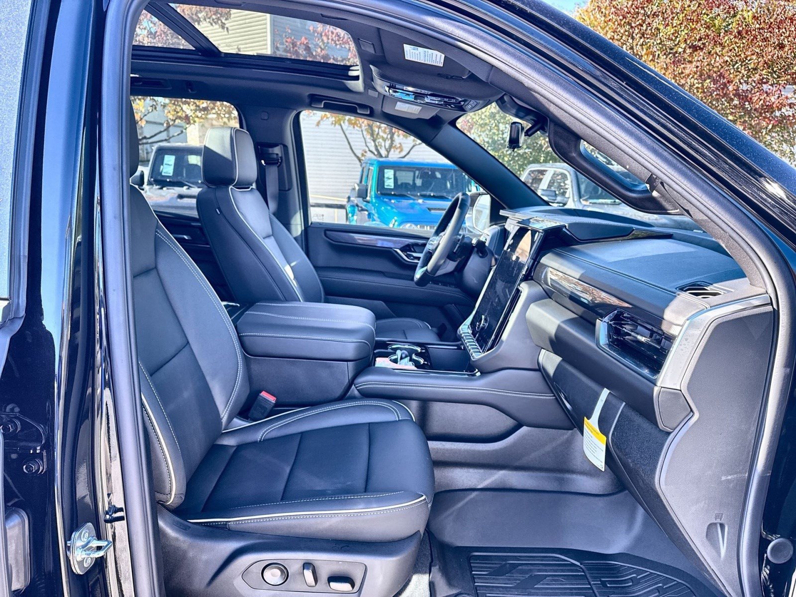 New 2026 GMC Yukon XL Elevation w/ Technology Package AWD/4WD image 24