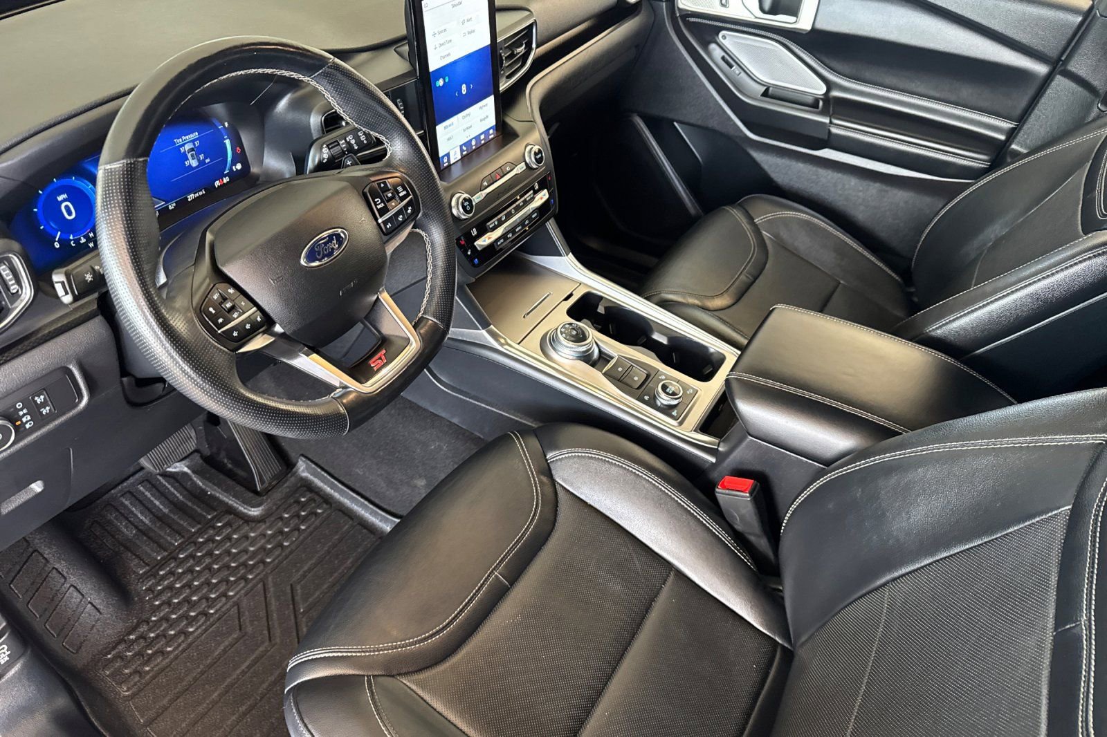 Used 2020 Ford Explorer ST w/ Premium Technology Package image 7