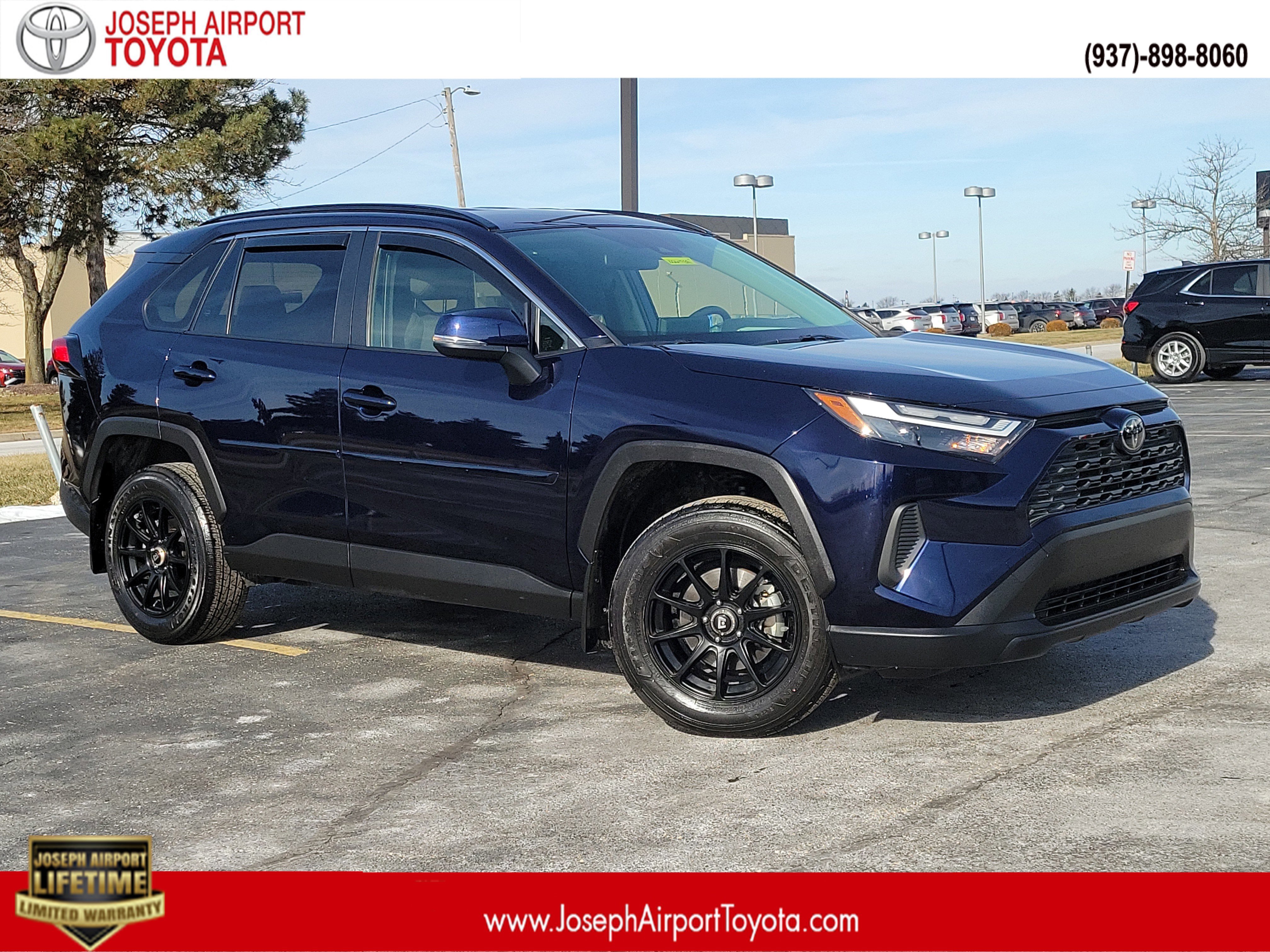 Used 2022 Toyota RAV4 XLE image 1