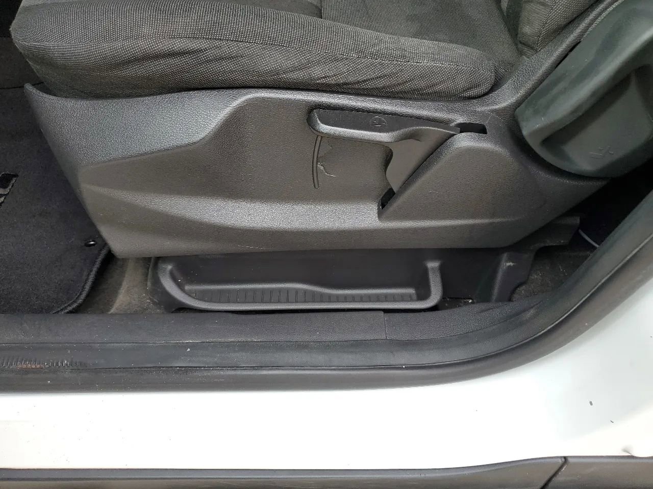 Used 2017 Ford Transit Connect XLT image 18