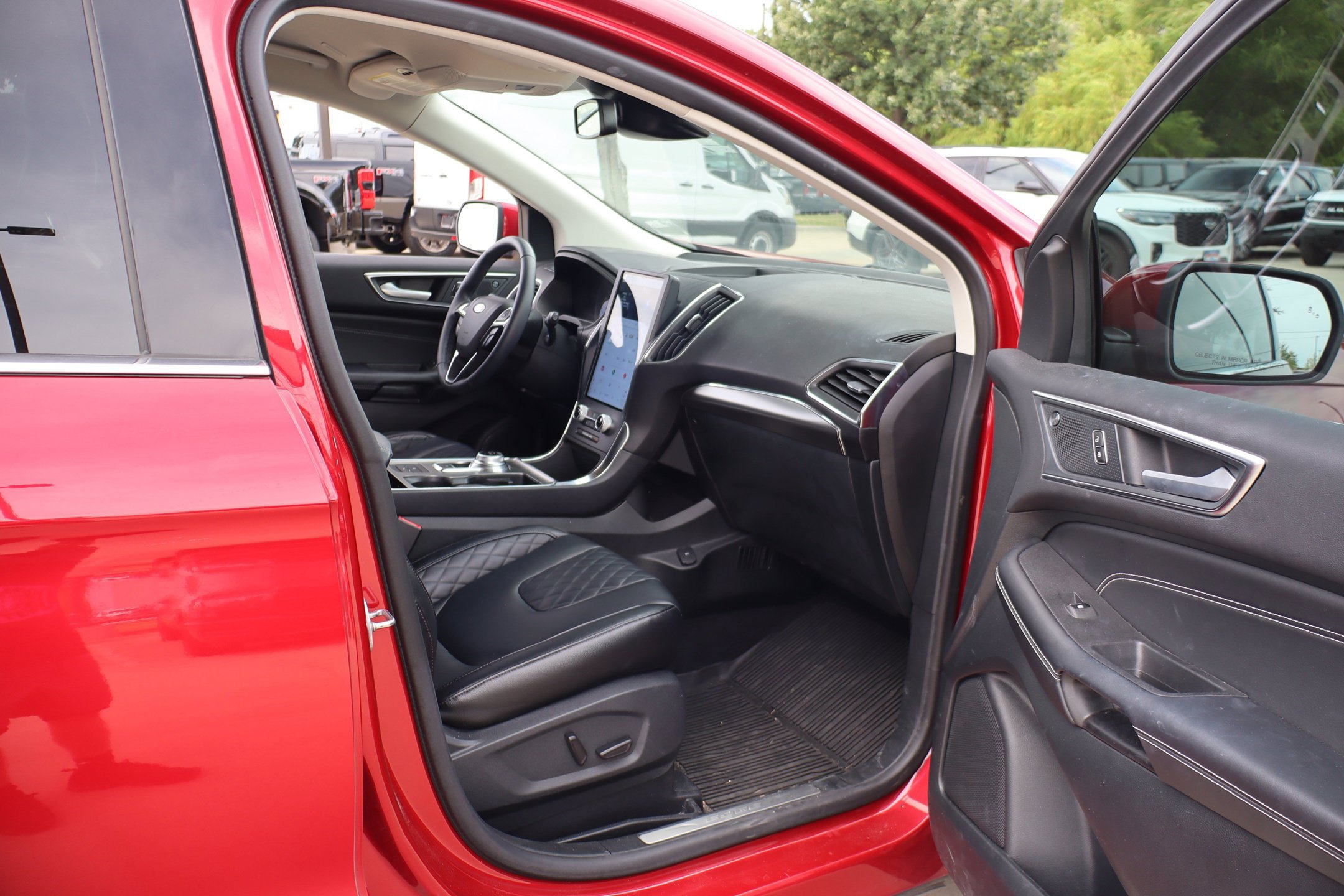 Used 2024 Ford Edge Titanium AWD/4WD image 30