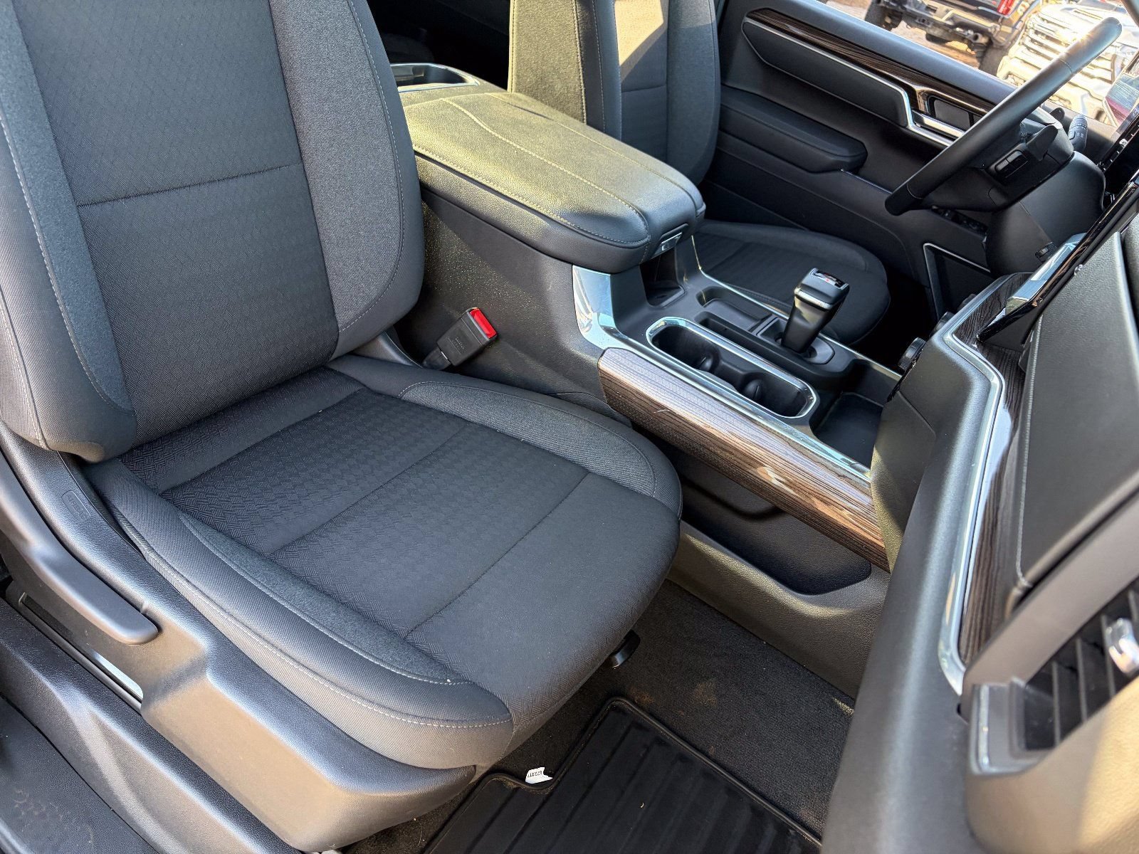 Certified 2025 Chevrolet Silverado 1500 RST AWD/4WD image 11