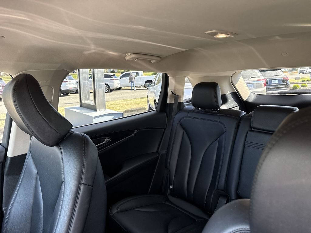 Used 2023 Lincoln Nautilus FWD w/ Premium Package image 10