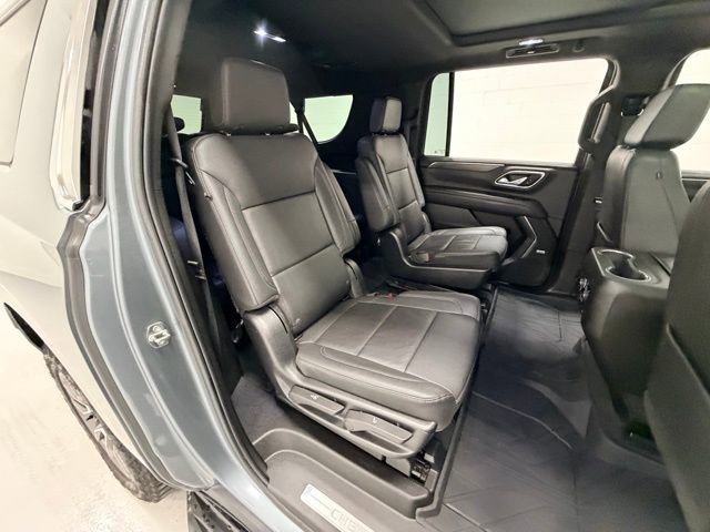 Used 2022 Chevrolet Suburban LT AWD/4WD image 29