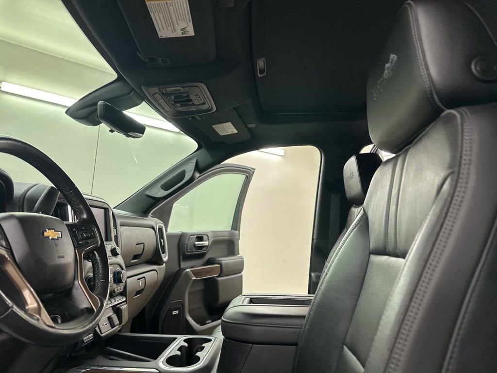 Certified 2020 Chevrolet Silverado 1500 High Country w/ Technology Package image 32