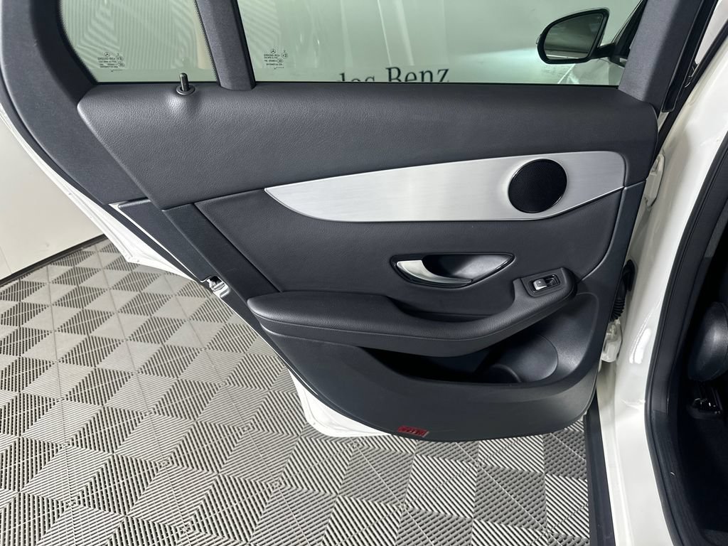 Used 2022 Mercedes-Benz GLC 300 image 24