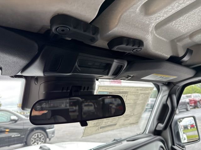 New 2025 Jeep Gladiator Sport image 16