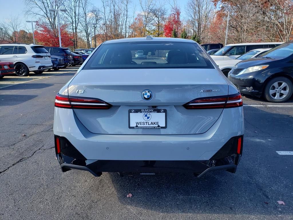 New 2026 BMW i5 eDrive40 w/ M Sport Package AWD/4WD image 5