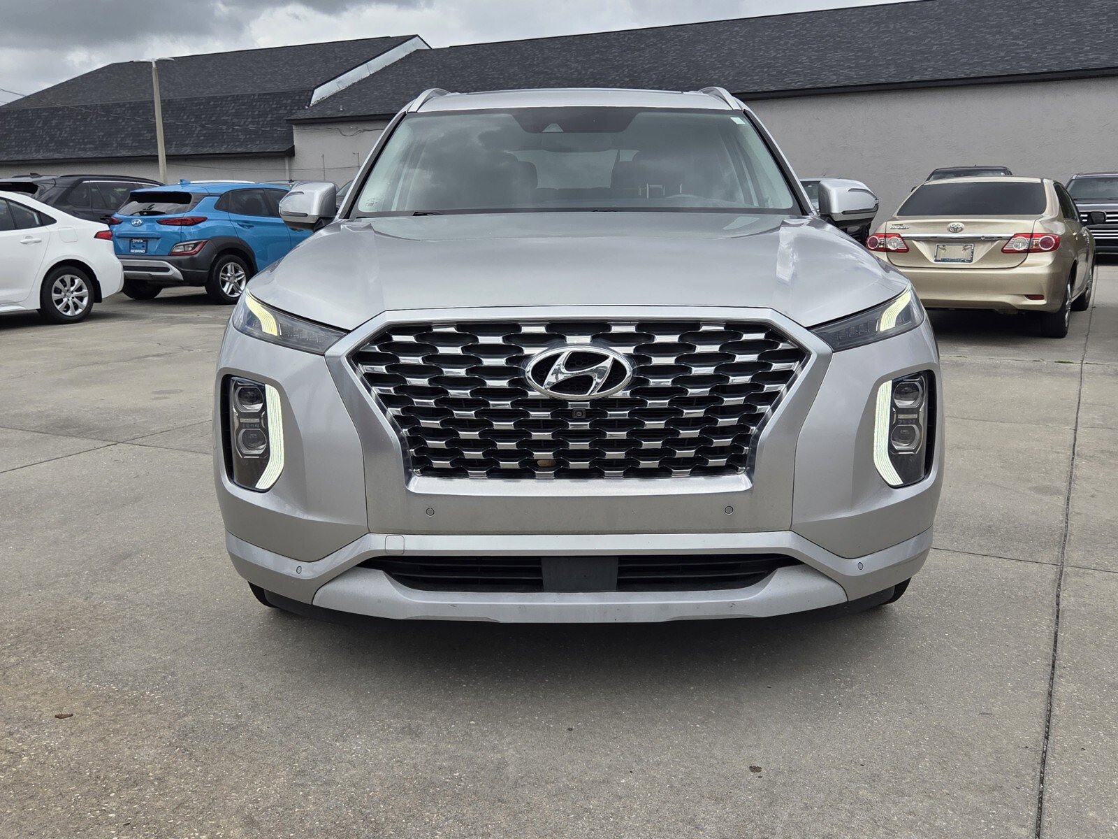 Used 2022 Hyundai Palisade Limited w/ Cargo Package image 2