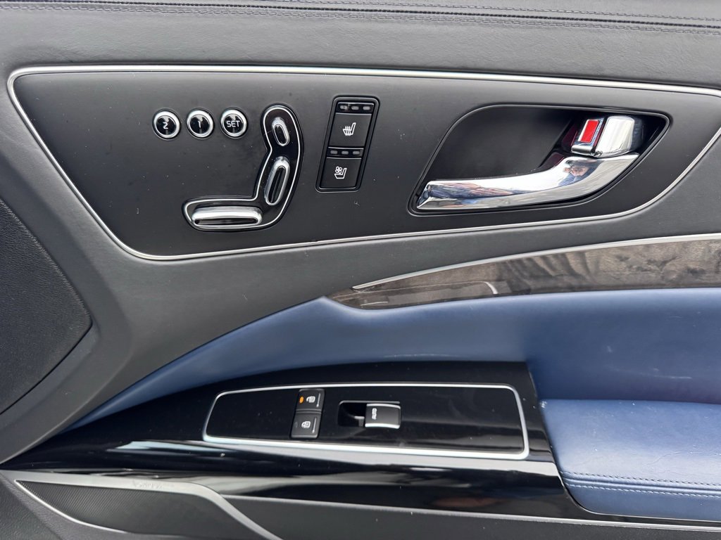 Used 2015 Kia K900 Luxury image 28