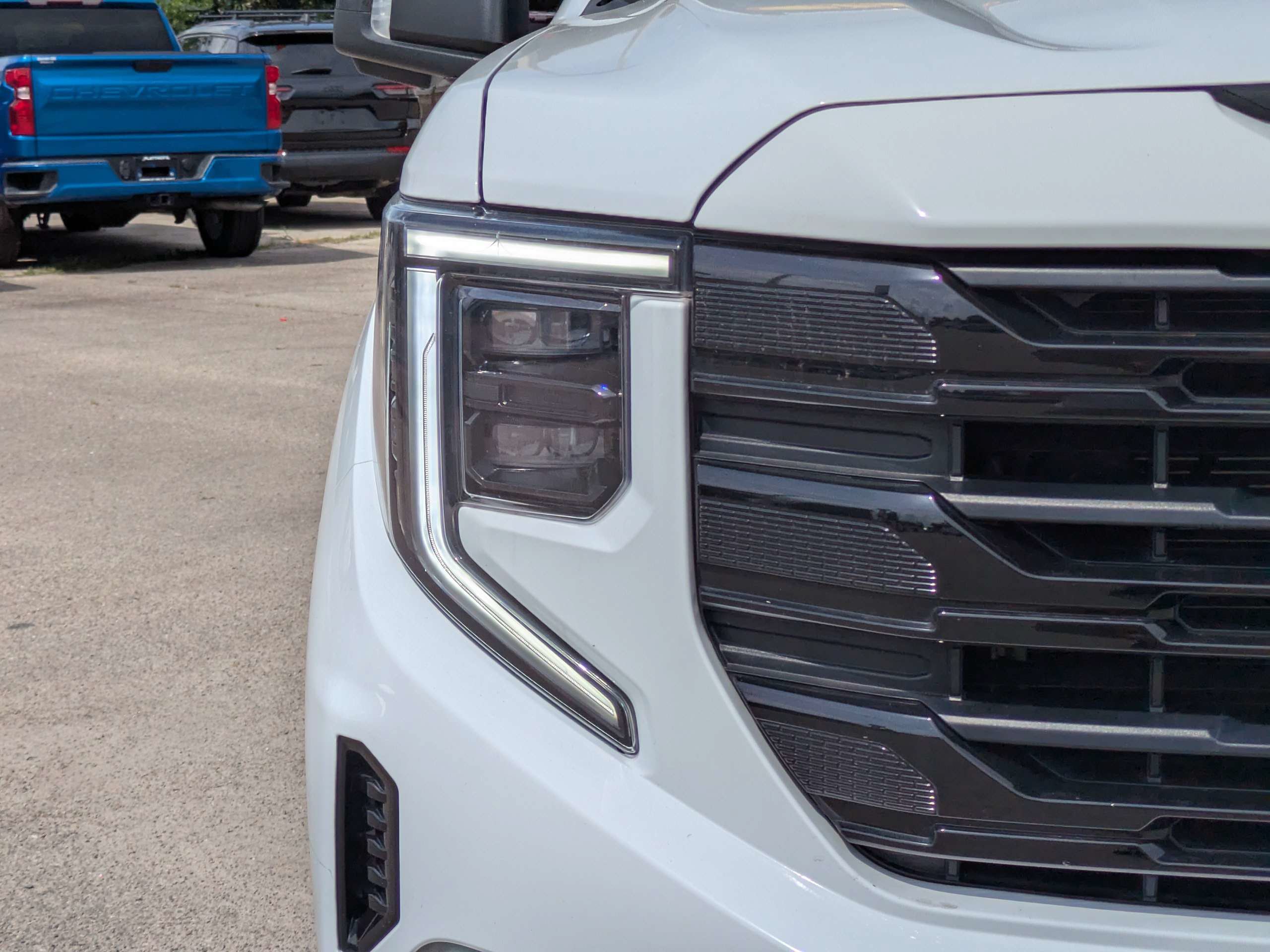 Used 2022 GMC Sierra 1500 Elevation w/ Elevation Premium Package AWD/4WD image 10