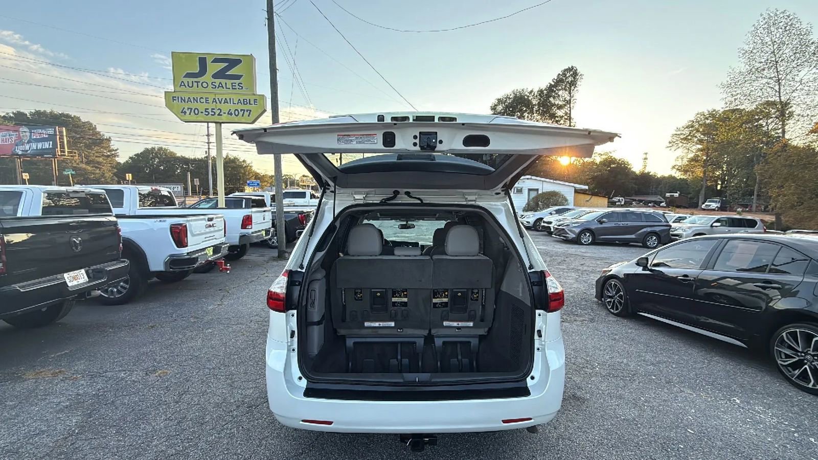 Used 2016 Toyota Sienna XLE image 7