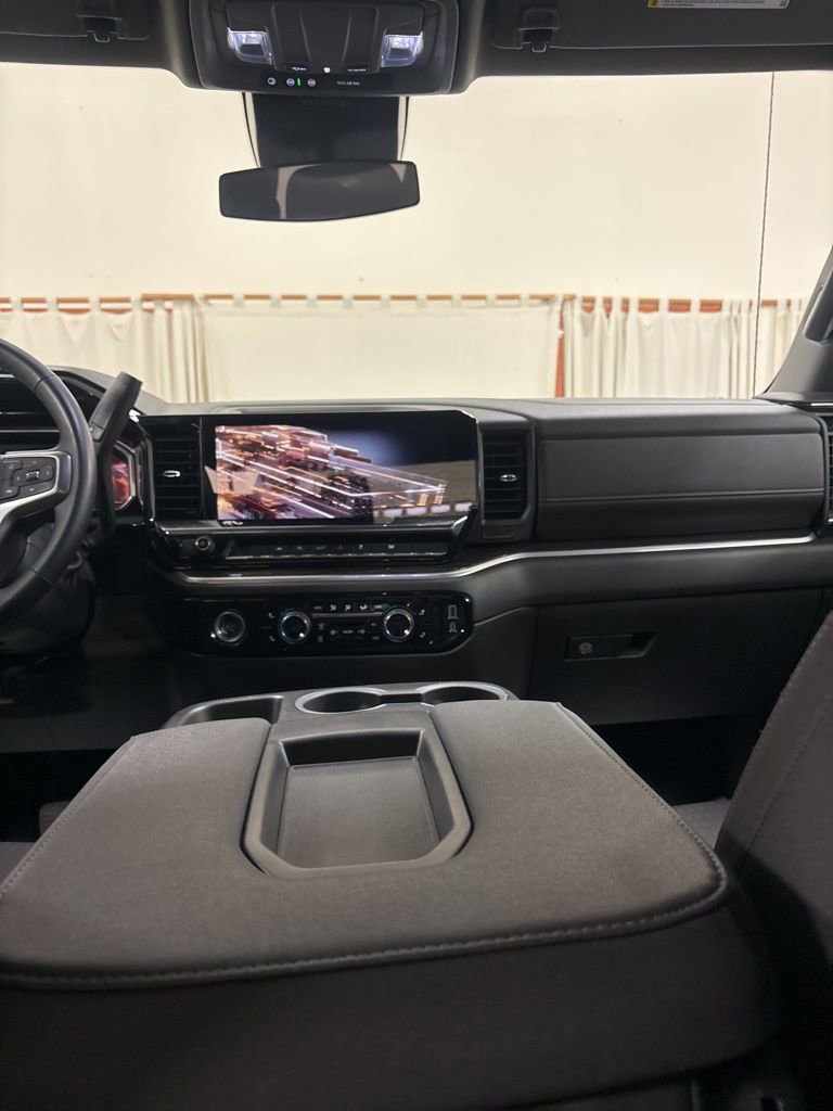 Used 2024 Chevrolet Silverado 1500 LT AWD/4WD image 18