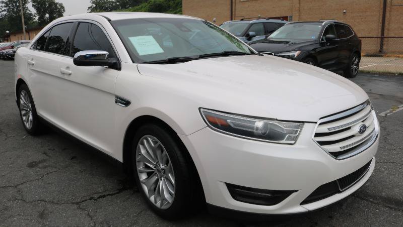 Used 2019 Ford Taurus Limited FWD image 3