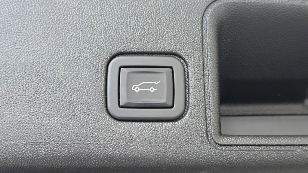 Certified 2022 GMC Terrain SLT w/ Tech Package image 16