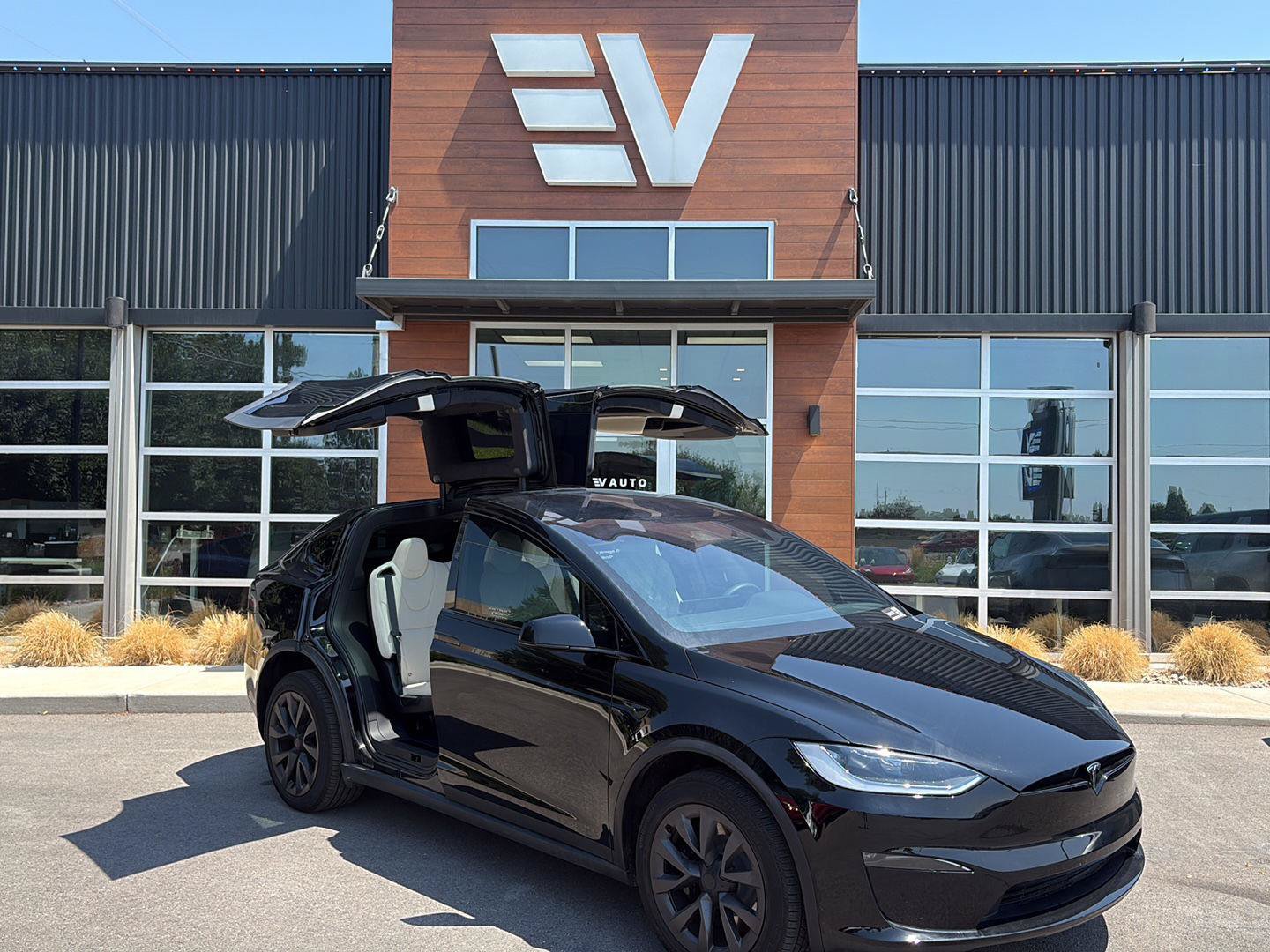 Used 2025 Tesla Model X AWD/4WD video 1