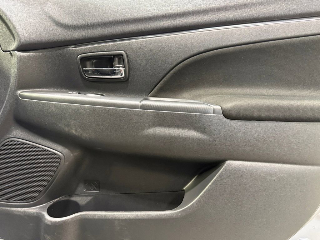 Used 2019 Mitsubishi Outlander Sport LE image 12