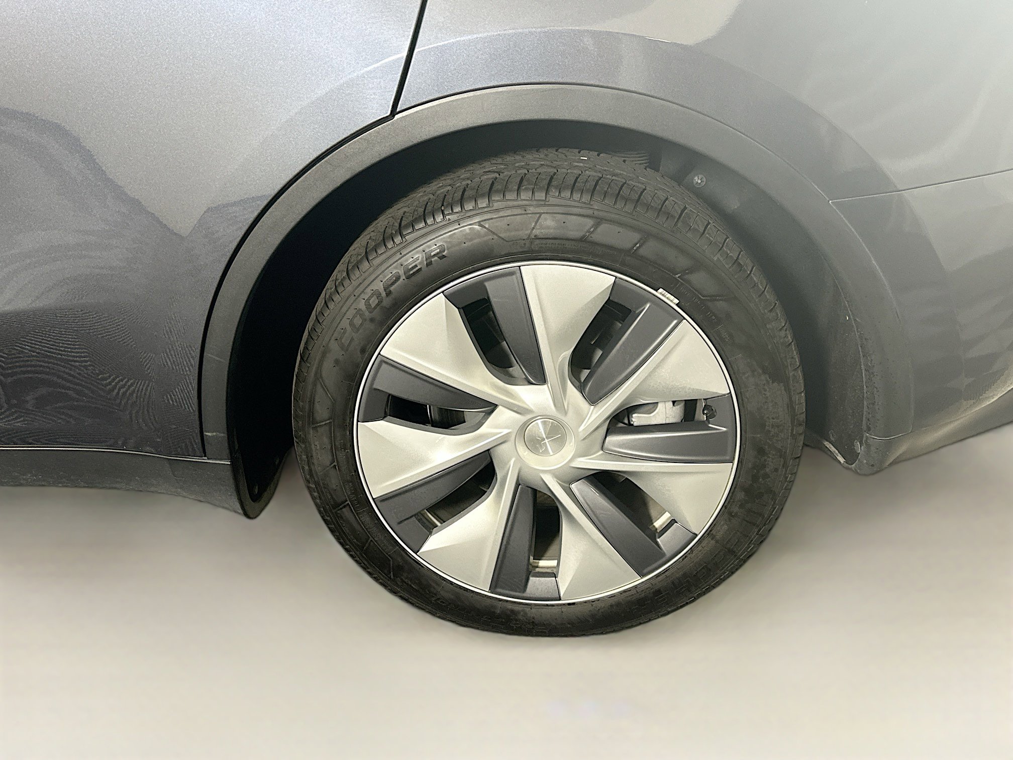 Used 2023 Tesla Model Y Long Range image 11