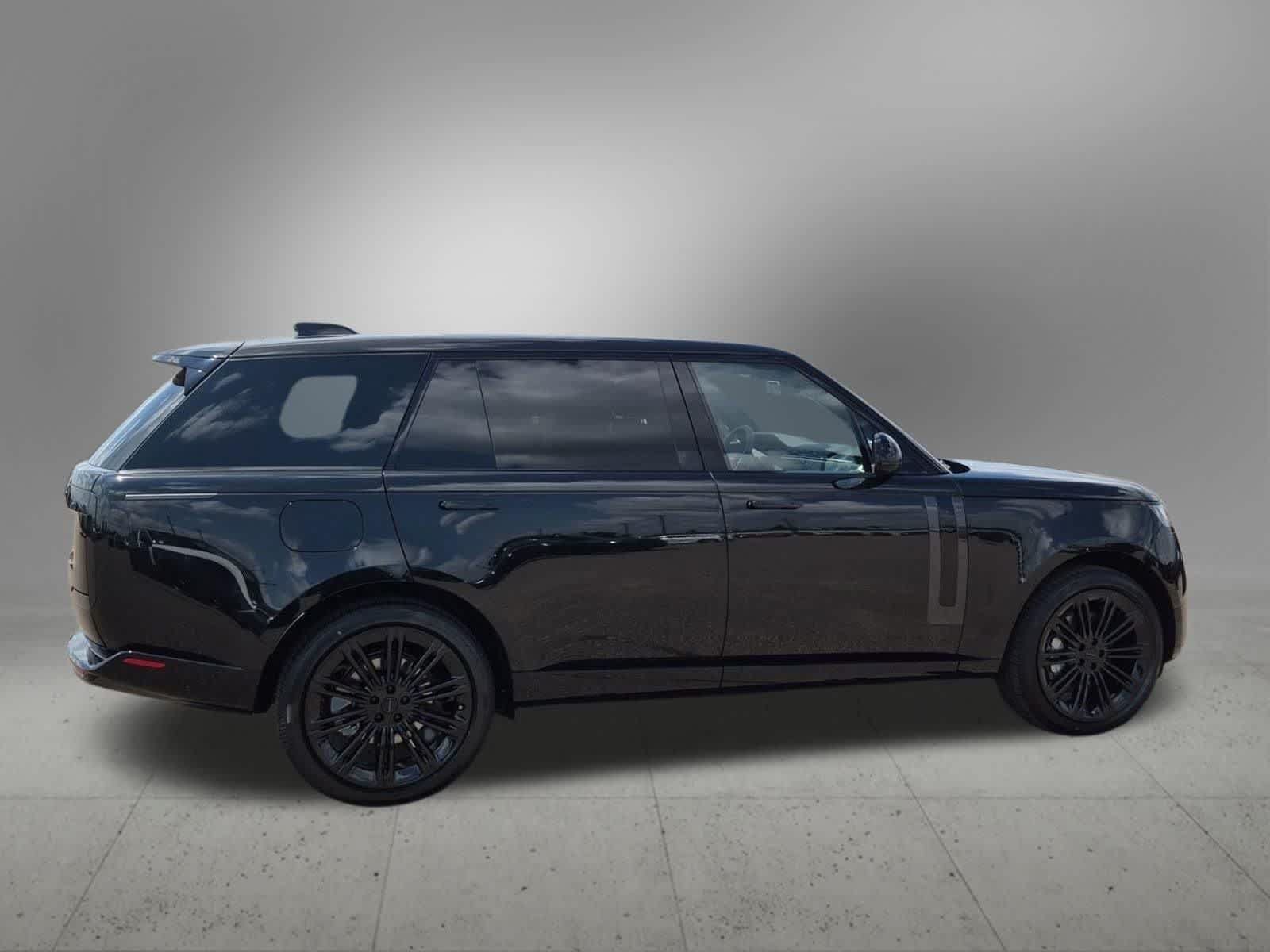 New 2026 Land Rover Range Rover Long Wheelbase SE AWD/4WD image 7