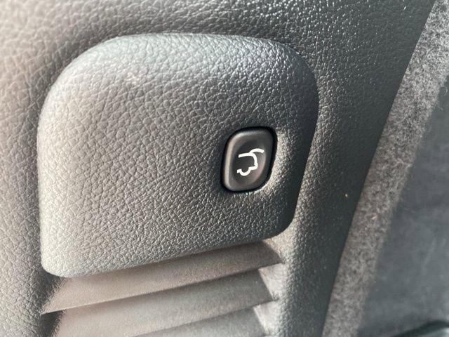 Used 2022 Dodge Durango SRT w/ Technology Group image 8