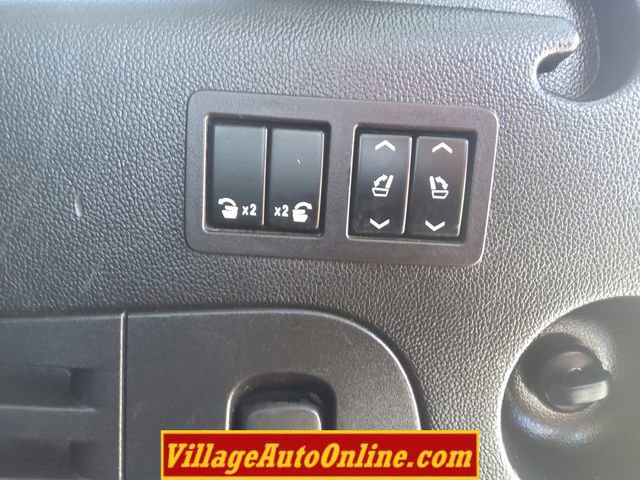 Used 2018 Chevrolet Suburban Premier AWD/4WD image 38