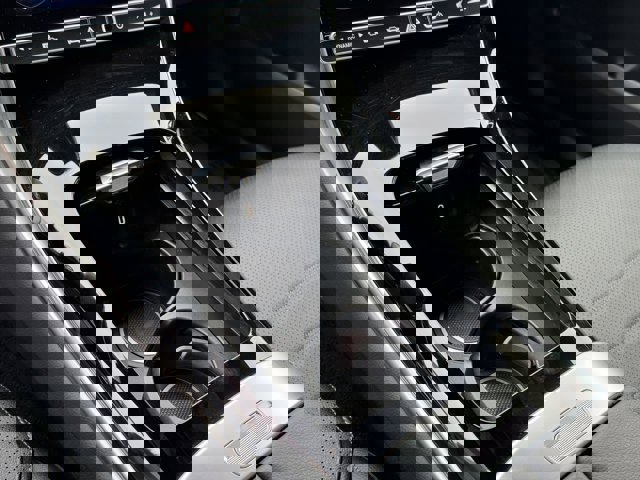 Used 2025 Mercedes-Benz GLC 300 4MATIC image 20