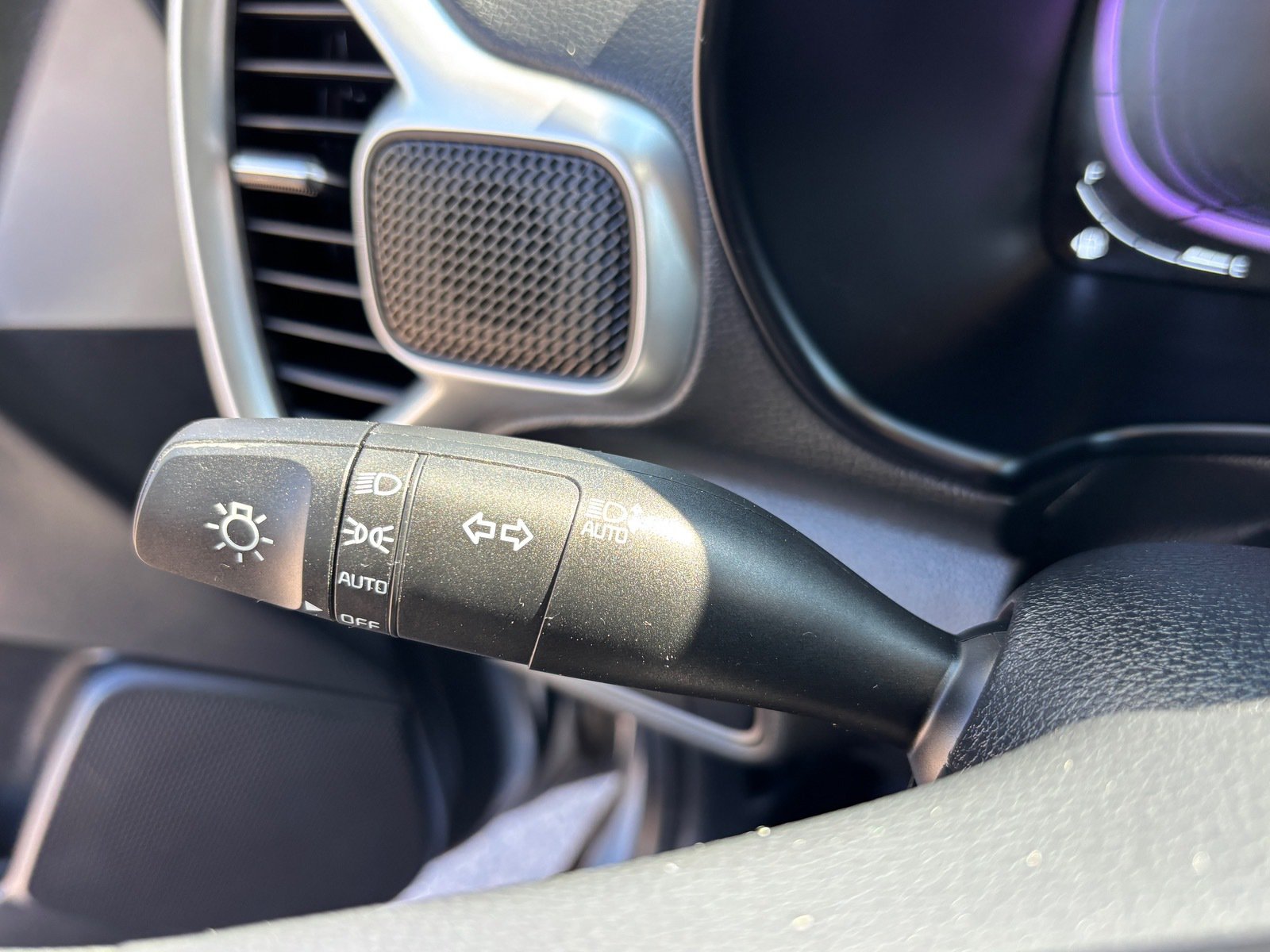 Used 2025 Kia Soul LX w/ LX Technology Package FWD image 24
