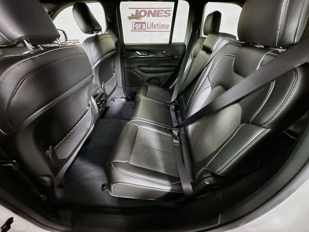 Used 2023 Jeep Grand Cherokee Altitude AWD/4WD image 27